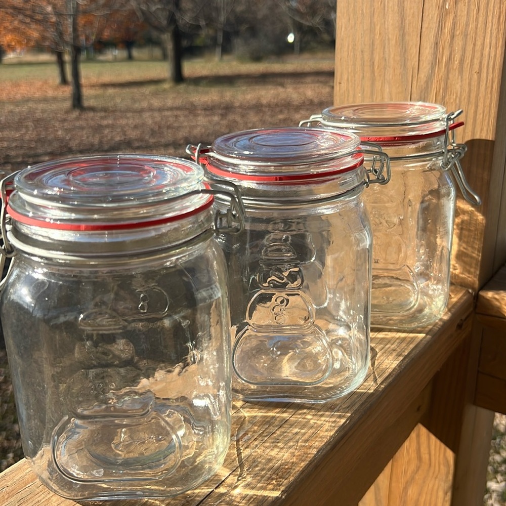 CHRISTMAS SNOWMAN GLASS JARS: for decoration, snacks, and treats!